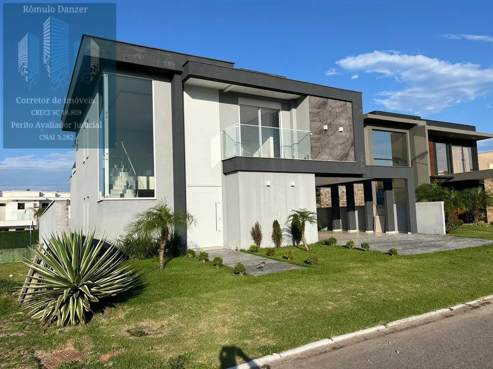 Casa, 4 quartos, 228 m² - Foto 1