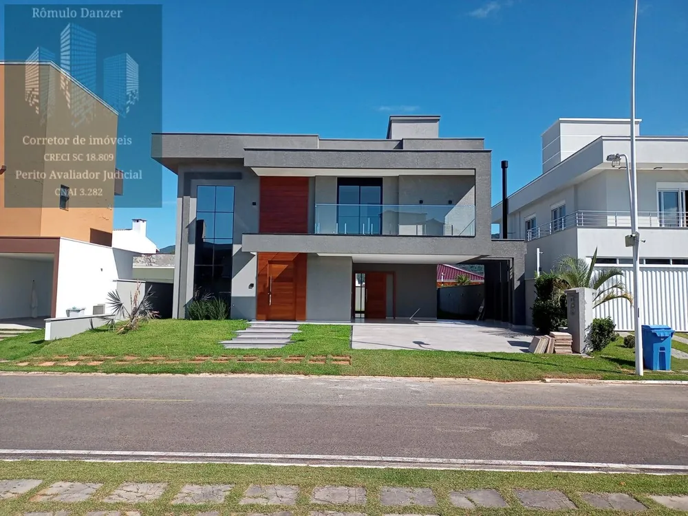 Casa, 4 quartos, 235 m² - Foto 1