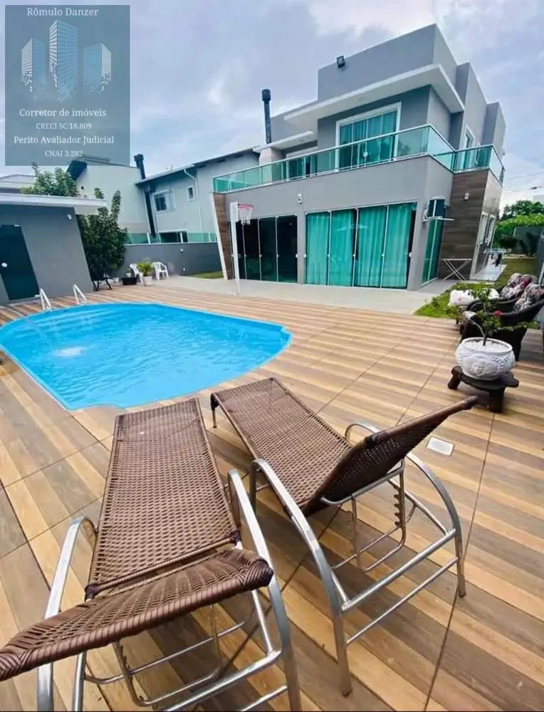 Casa, 5 quartos, 320 m² - Foto 1