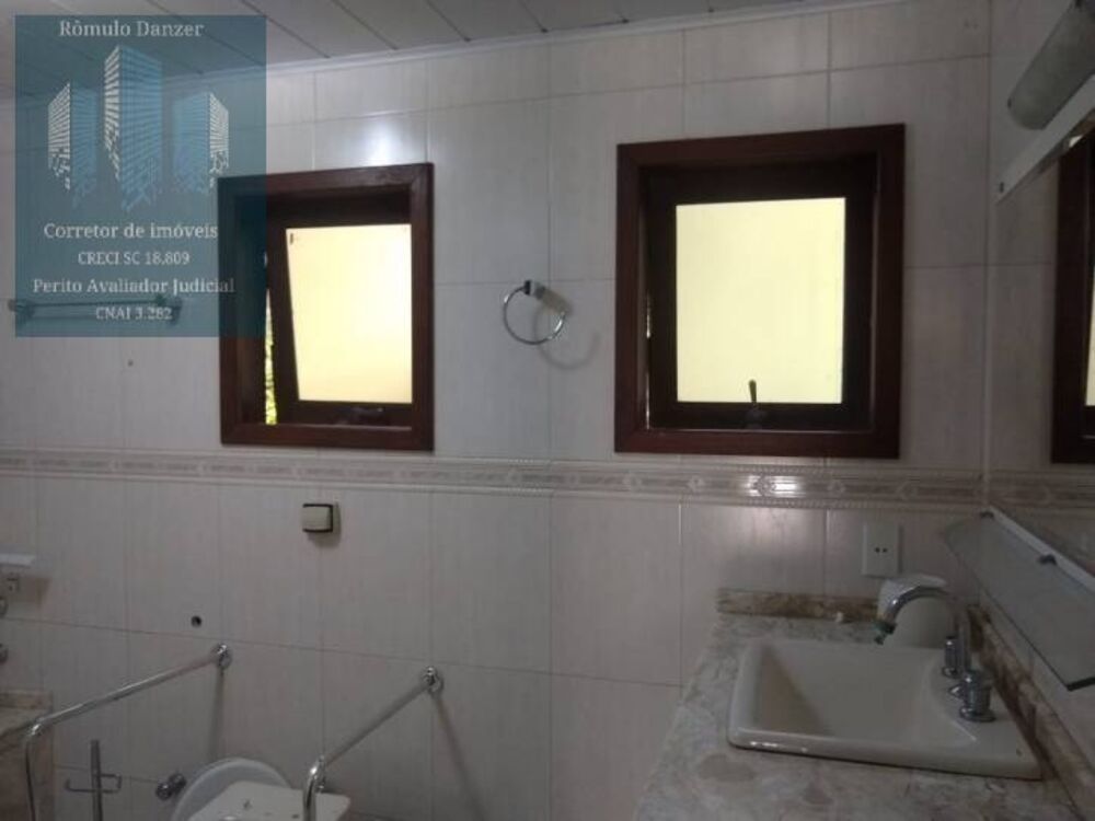 Casa, 3 quartos, 268 m² - Foto 1