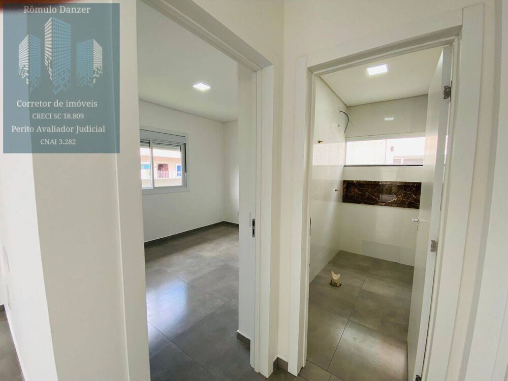 Casa à venda com 2 quartos, 72m² - Foto 3