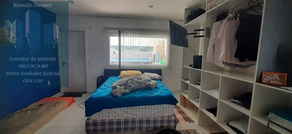 Casa à venda com 3 quartos, 158m² - Foto 2