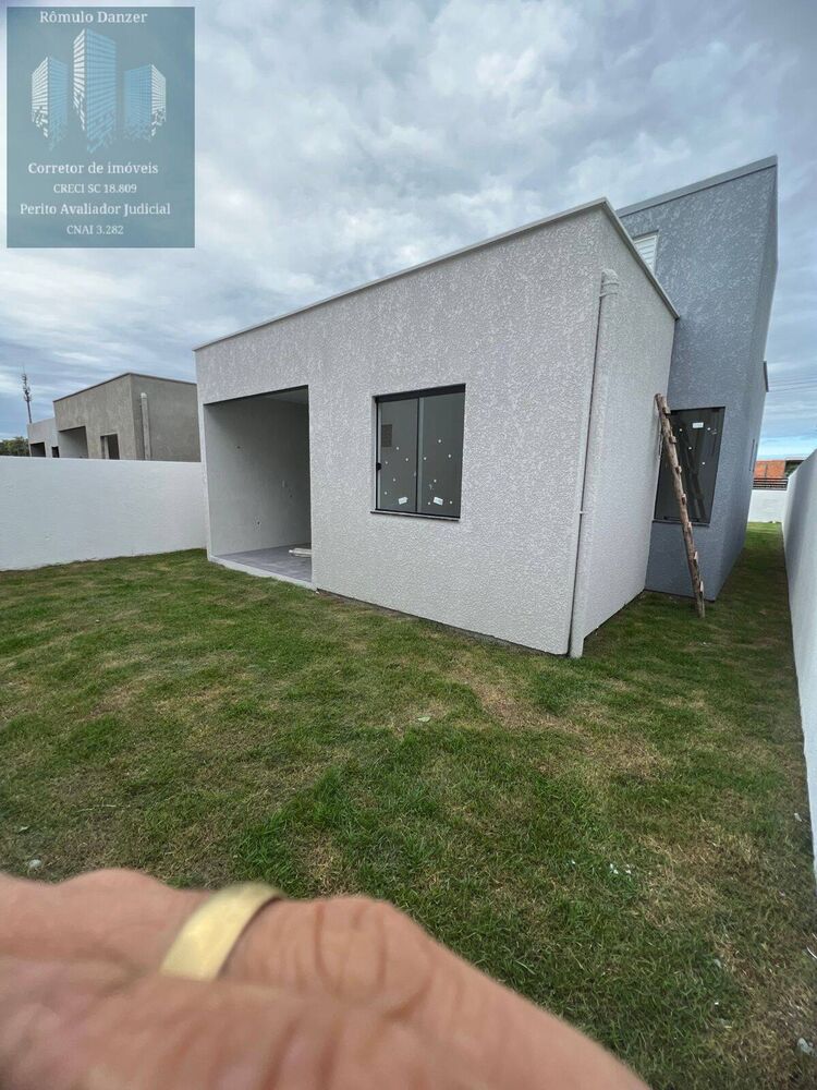 Casa à venda com 3 quartos, 110m² - Foto 2