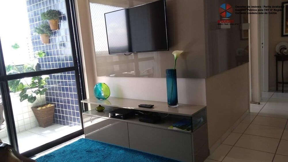 Apartamento à venda com 2 quartos, 62m² - Foto 2