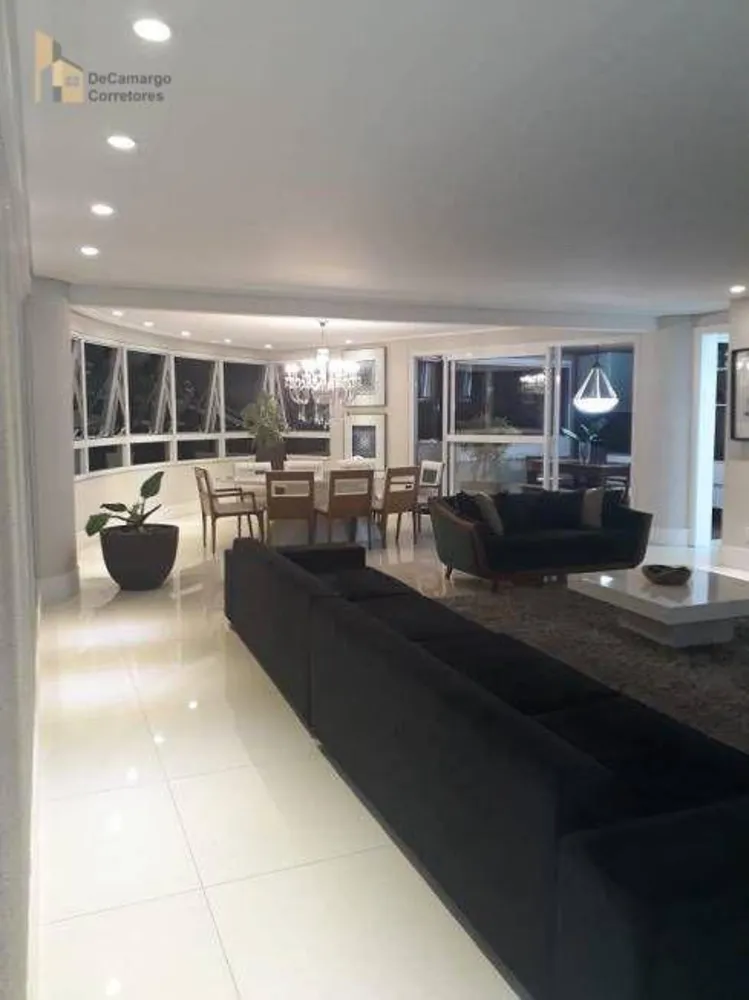 Apartamento, 3 quartos, 275 m² - Foto 1