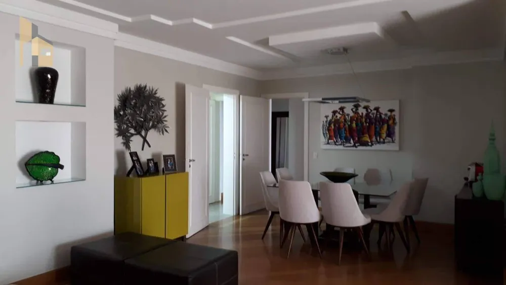 Apartamento, 3 quartos, 210 m² - Foto 1