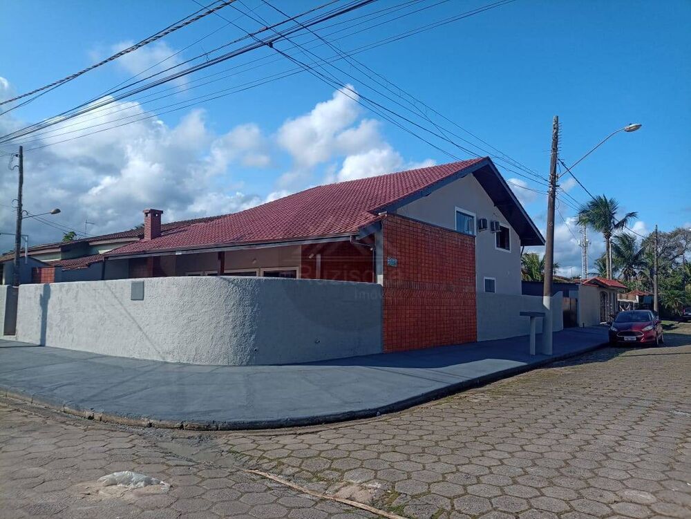 Casa à venda com 5 quartos, 228m² - Foto 4