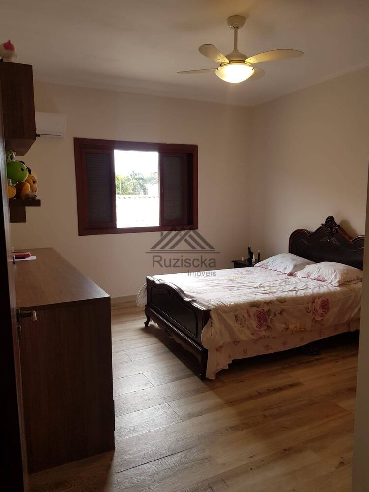 Casa, 4 quartos, 231 m² - Foto 8
