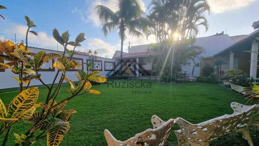 Casa, 6 quartos, 319 m² - Foto 1