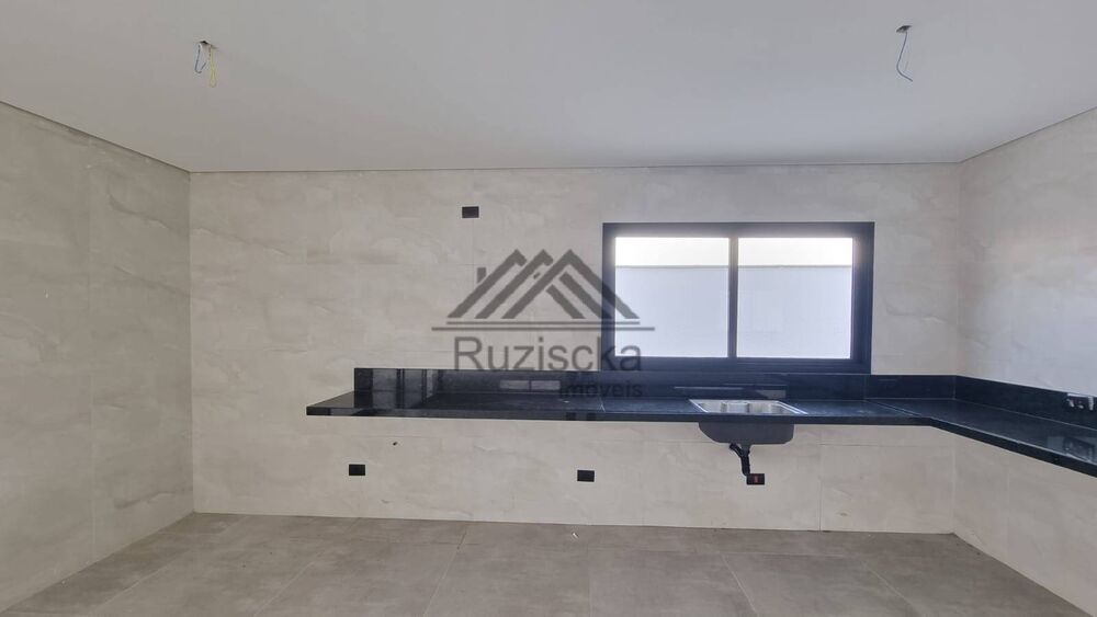 Casa, 3 quartos, 208 m² - Foto 1