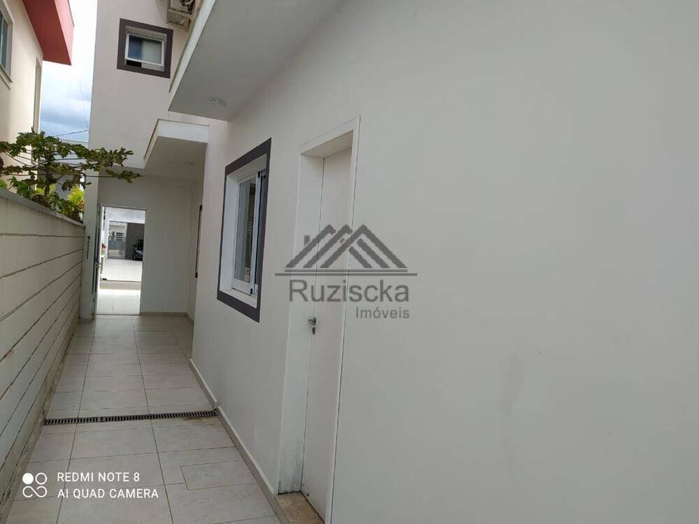 Casa, 3 quartos, 202 m² - Foto 1