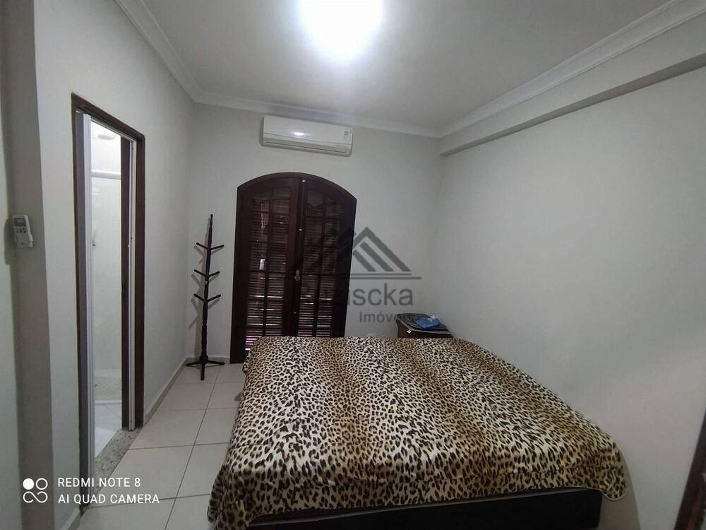 Casa, 3 quartos, 300 m² - Foto 1