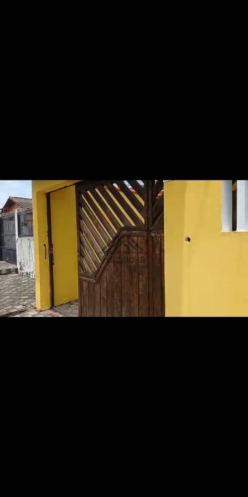 Casa à venda com 2 quartos, 80m² - Foto 1