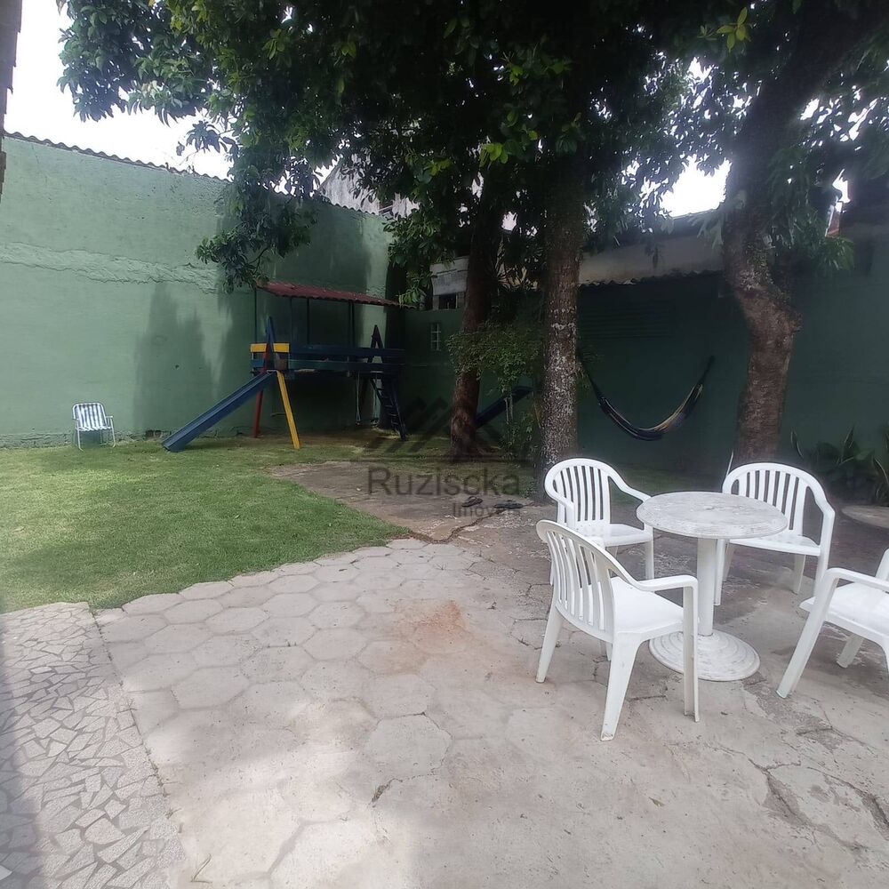 Casa à venda com 2 quartos, 80m² - Foto 2