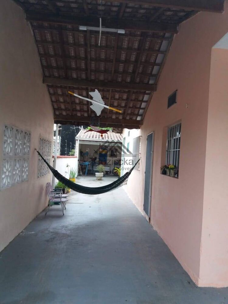 Casa à venda com 2 quartos, 117m² - Foto 11