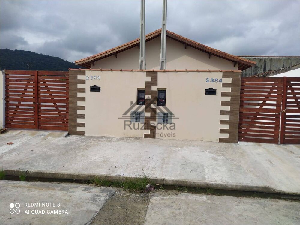 Casa à venda com 2 quartos, 70m² - Foto 1