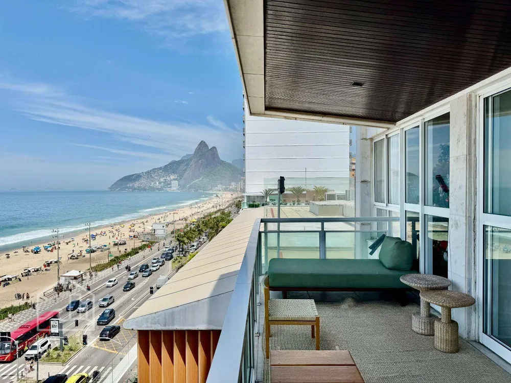 Apartamento, 3 quartos, 230 m² - Foto 1