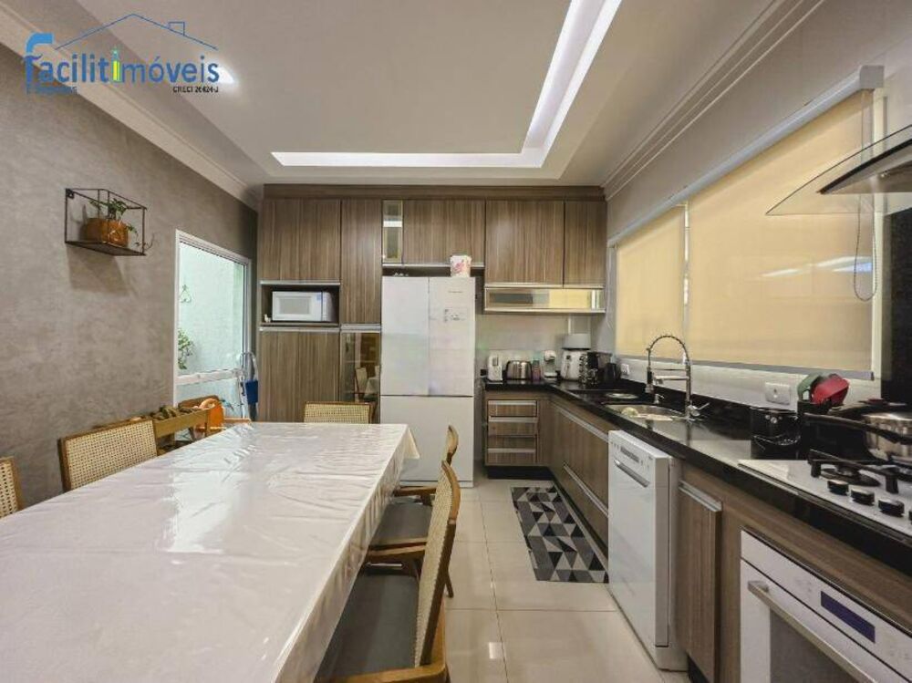Casa, 3 quartos, 183 m² - Foto 2