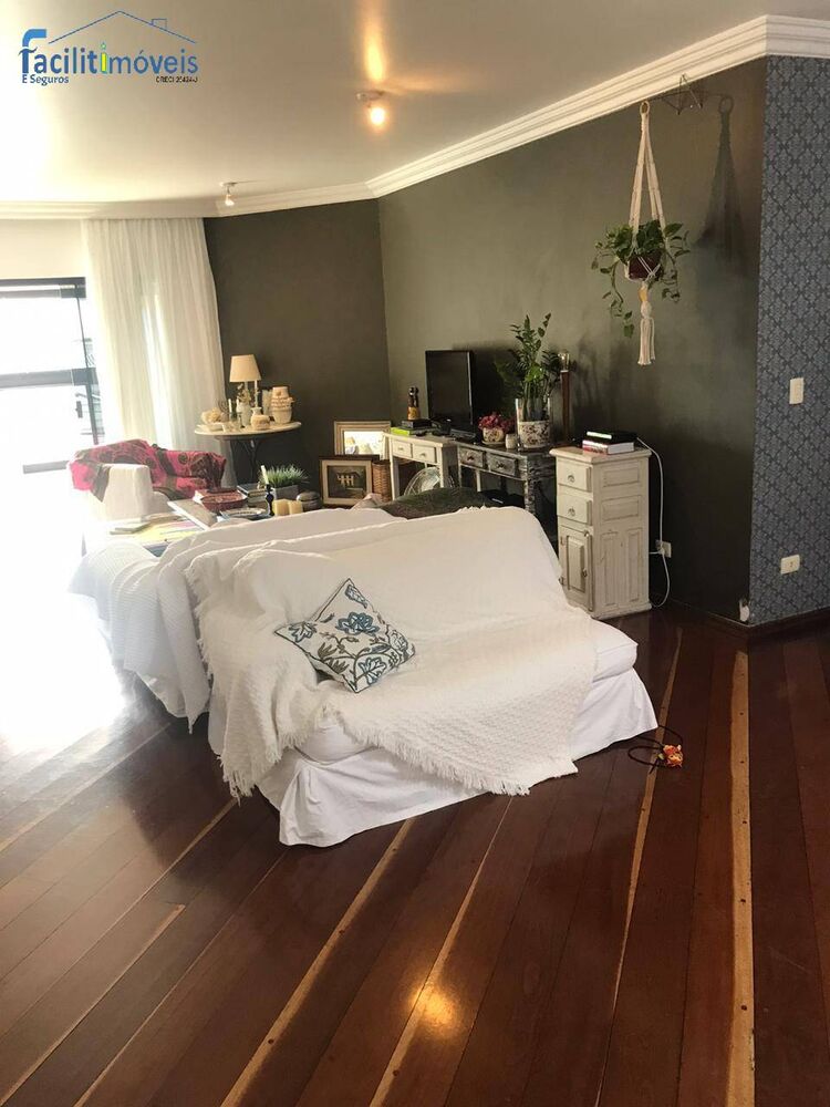 Apartamento à venda com 4 quartos, 210m² - Foto 1