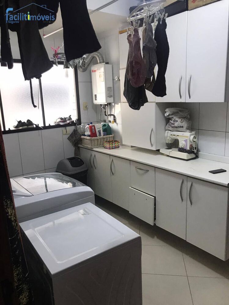 Apartamento à venda com 4 quartos, 210m² - Foto 2