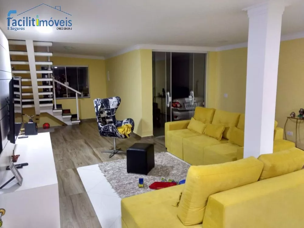 Sobrado à venda com 3 quartos, 220m² - Foto 1