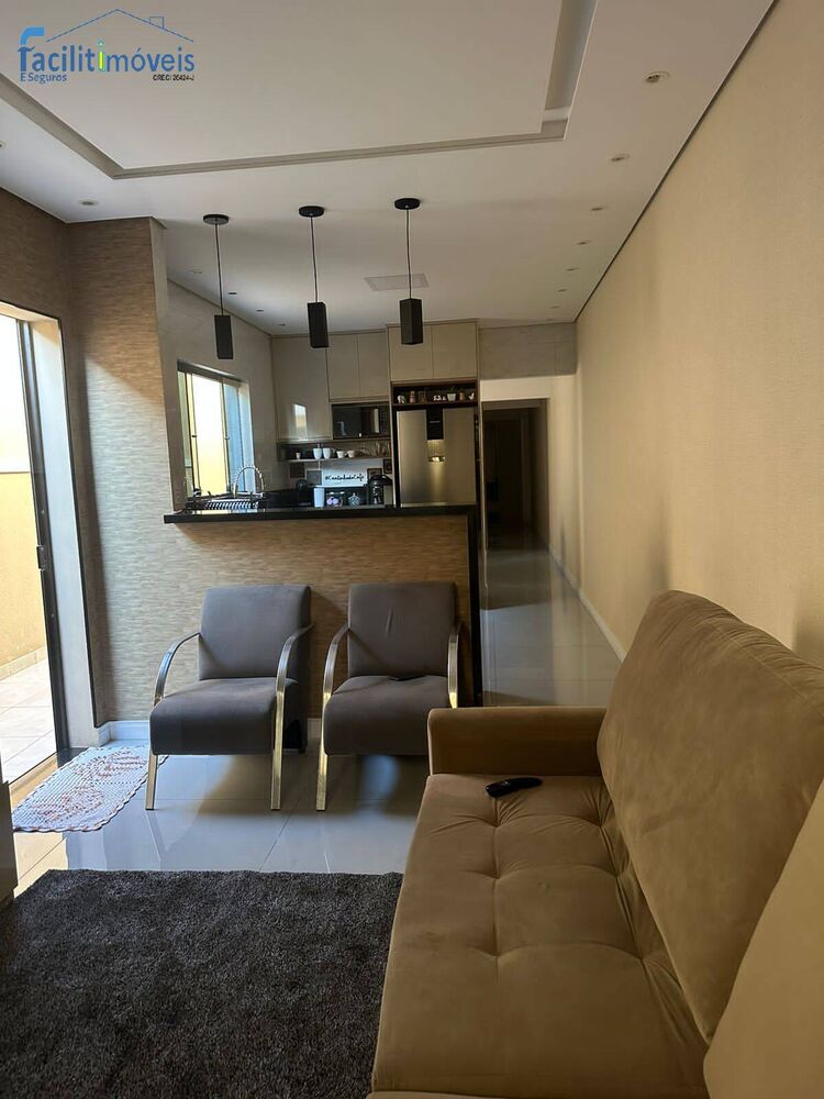 Casa à venda com 2 quartos, 190m² - Foto 1