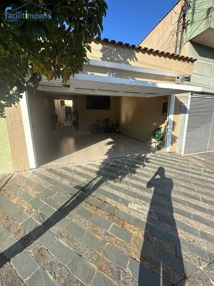 Casa à venda com 2 quartos, 190m² - Foto 2