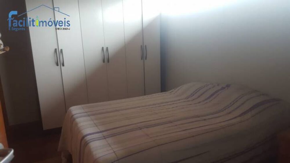 Casa à venda e aluguel com 3 quartos, 300m² - Foto 9