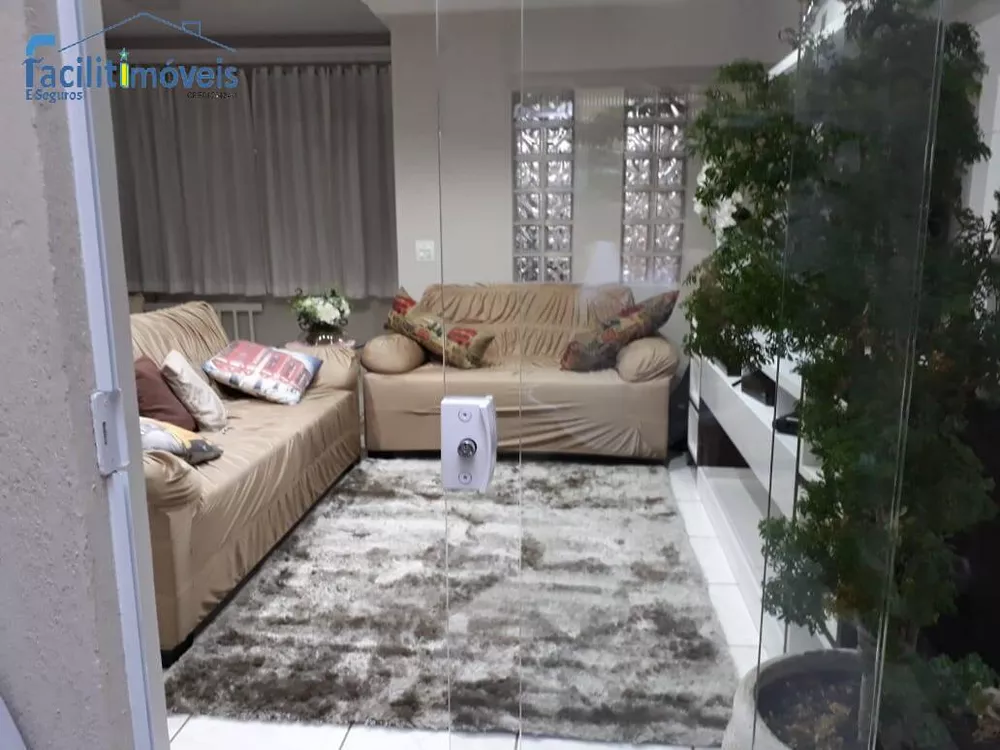 Sobrado à venda com 3 quartos, 187m² - Foto 1