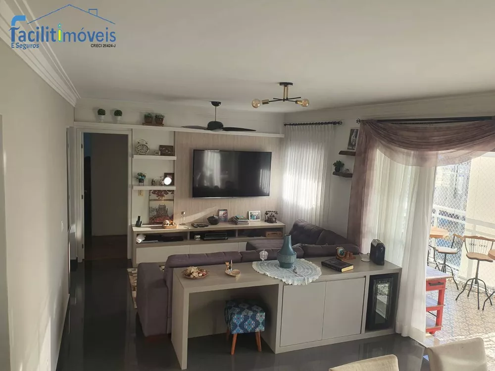 Apartamento à venda com 3 quartos, 130m² - Foto 2