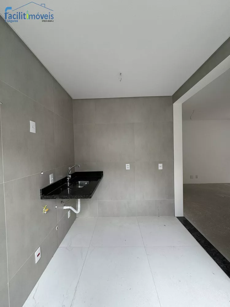 Apartamento à venda com 2 quartos, 65m² - Foto 4