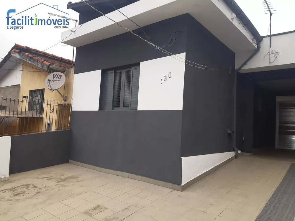 Casa à venda com 4 quartos, 144m² - Foto 2