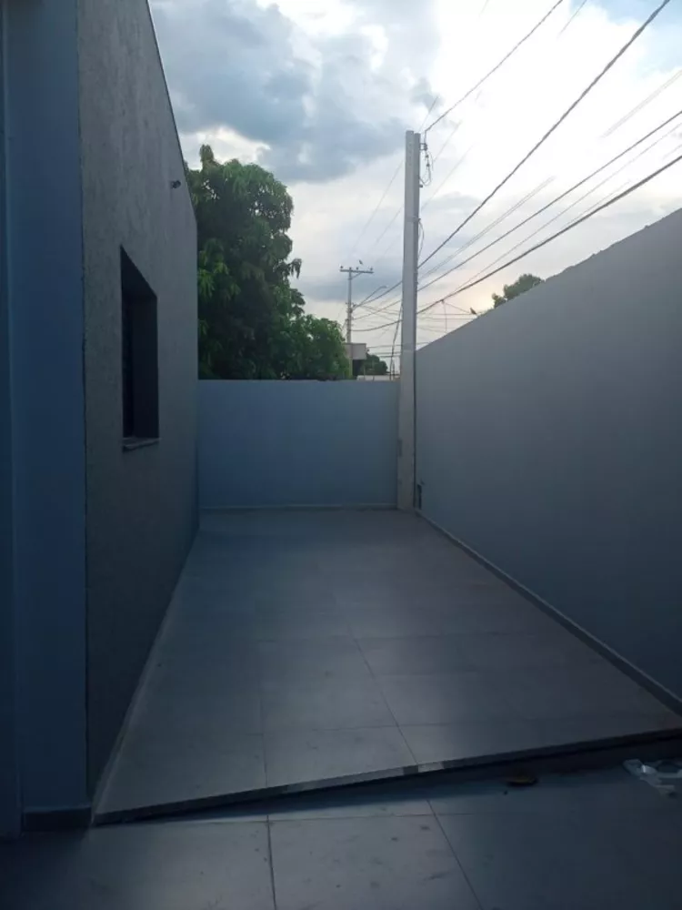 Casa à venda com 3 quartos, 200m² - Foto 2