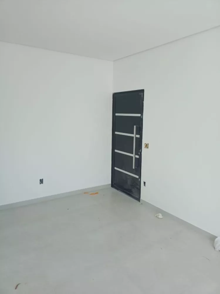 Casa à venda com 3 quartos, 200m² - Foto 4