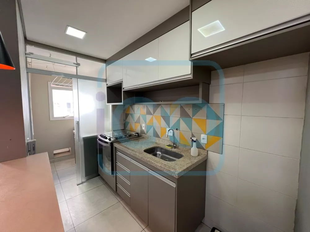 Apartamento à venda com 2 quartos, 65m² - Foto 4