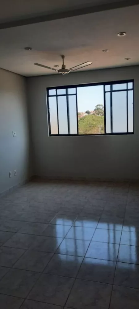 Apartamento à venda com 2 quartos, 40m² - Foto 2