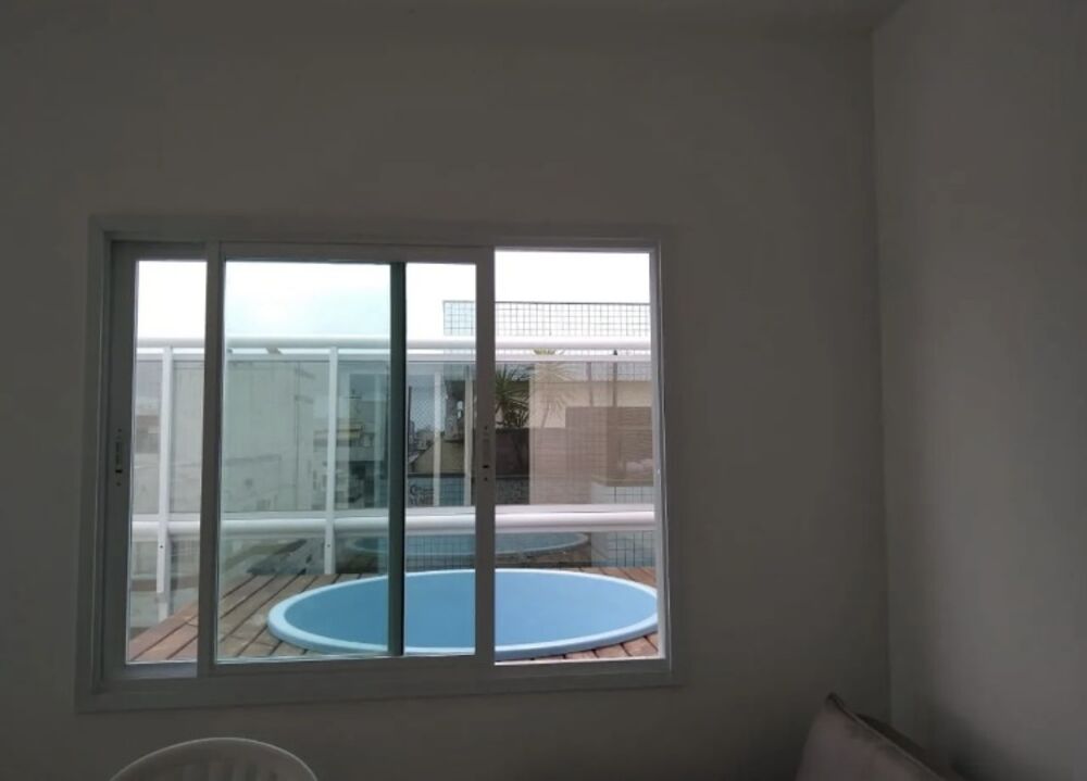 Apartamento à venda com 3 quartos, 220m² - Foto 2