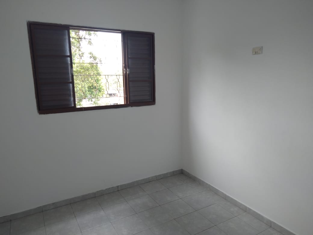 Casa para alugar com 2 quartos, 60m² - Foto 8