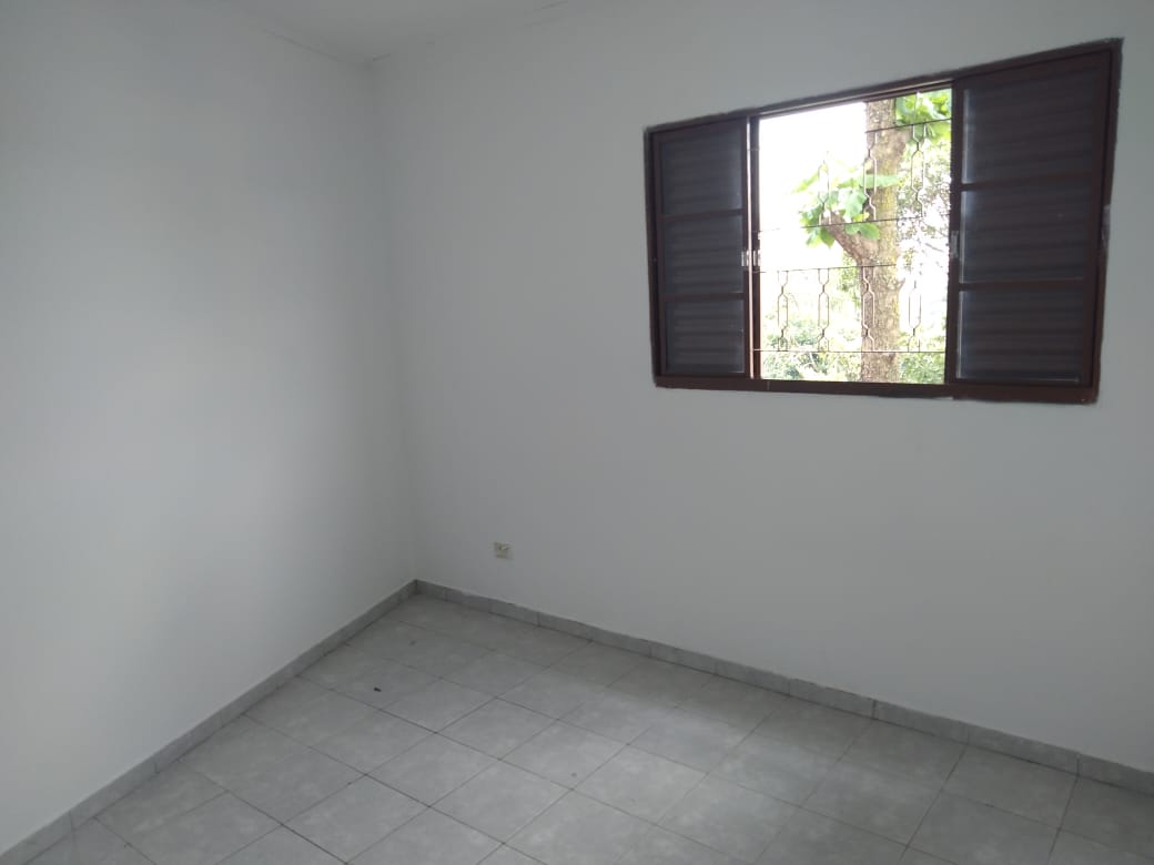 Casa para alugar com 2 quartos, 60m² - Foto 2