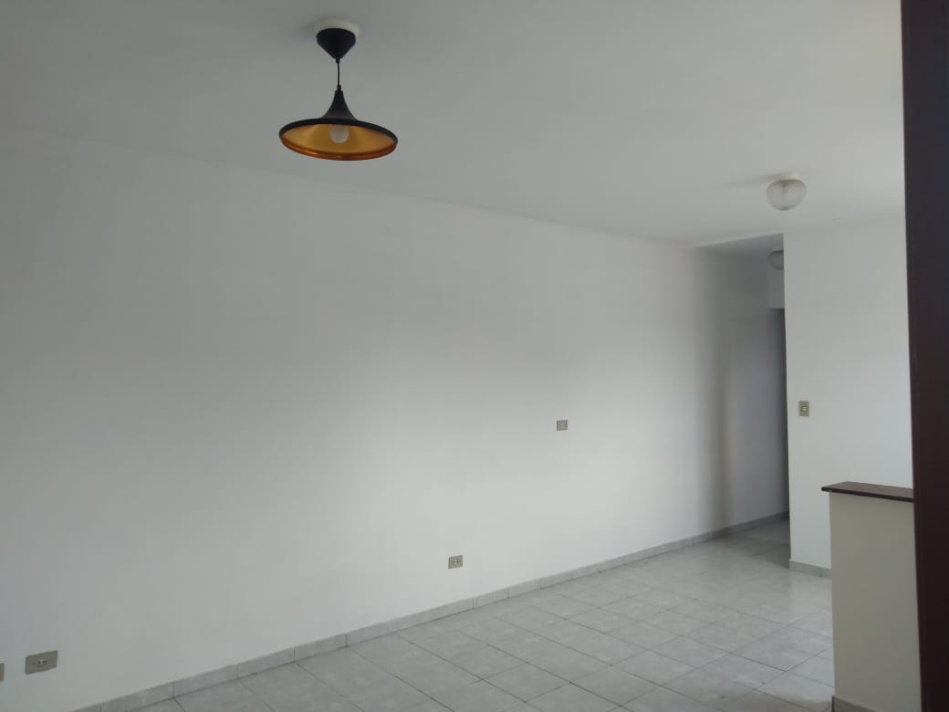 Casa para alugar com 2 quartos, 60m² - Foto 3