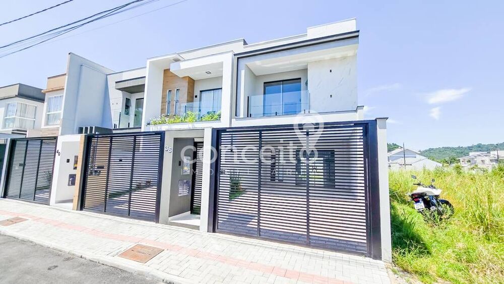 Sobrado à venda com 3 quartos, 145m² - Foto 1