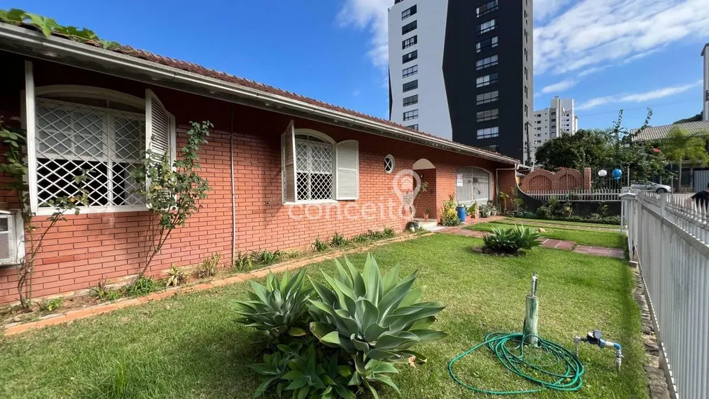Casa, 3 quartos, 195 m² - Foto 1