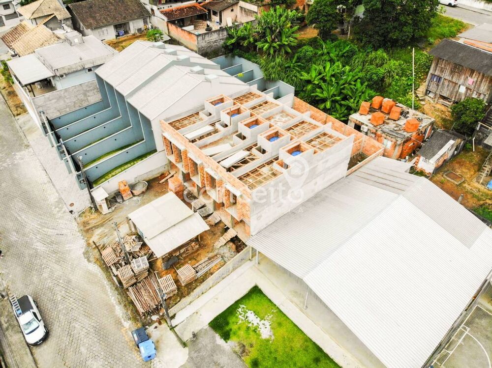 Sobrado à venda com 2 quartos, 75m² - Foto 1