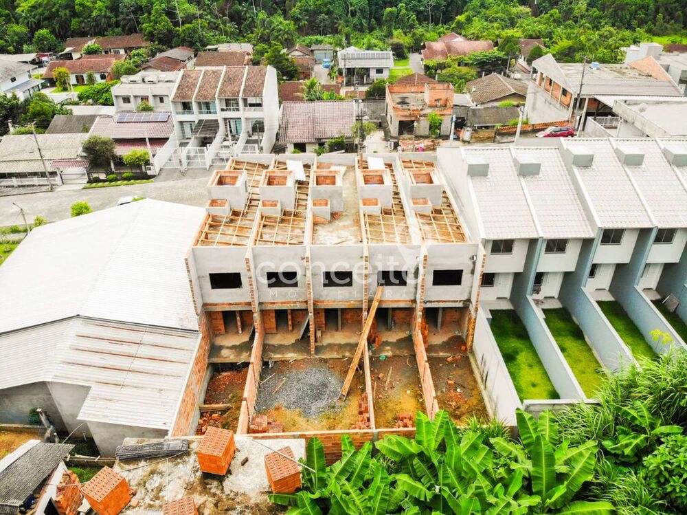 Sobrado à venda com 2 quartos, 75m² - Foto 4