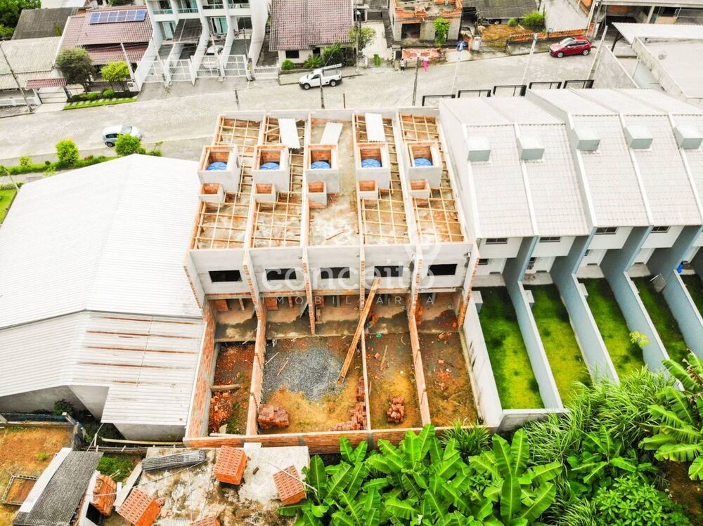 Sobrado à venda com 2 quartos, 75m² - Foto 3