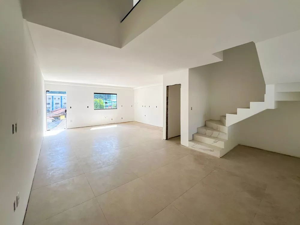Sobrado, 3 quartos, 161 m² - Foto 1