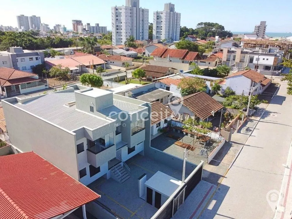 Apartamento à venda com 2 quartos, 72m² - Foto 2