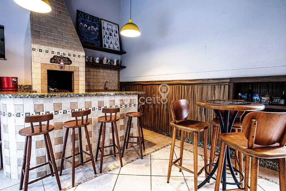 Casa, 3 quartos, 200 m² - Foto 1