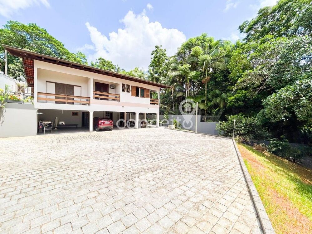 Casa à venda com 3 quartos, 340m² - Foto 2