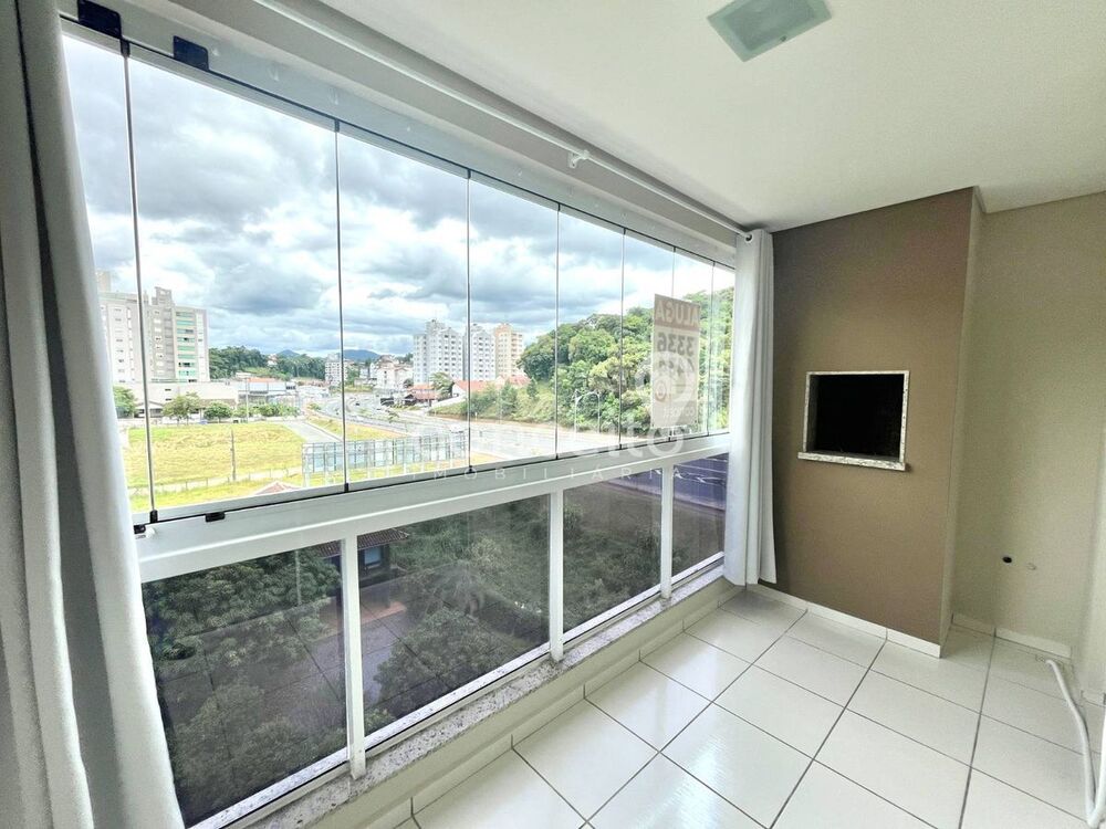 Apartamento para alugar com 3 quartos, 86m² - Foto 1